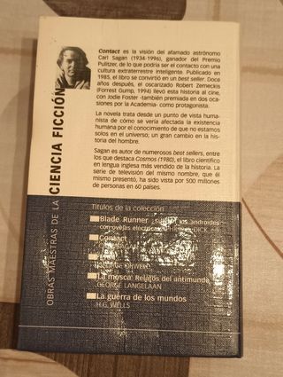 Libro novela Contact