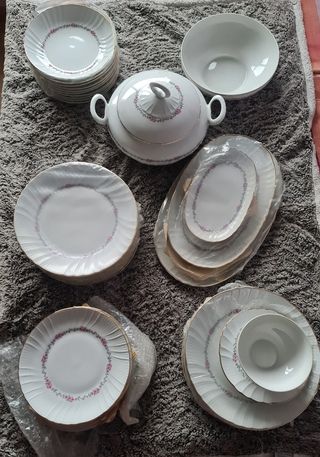OPORTUNIDAD, Vajilla completa de platos de porcela