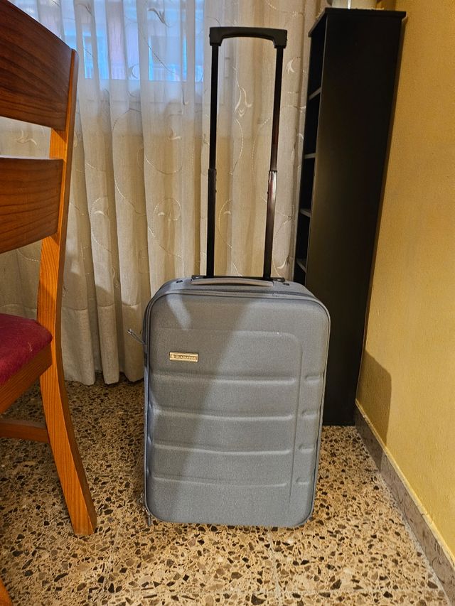 Maleta de cabina con ruedas , gladiator.