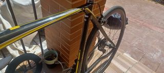 Bicicleta carretera Orbea con ruedas carbono