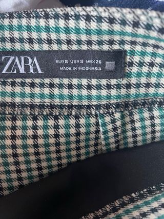 Short - falda de cuadros de Zara