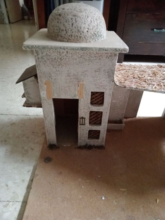 Casita belén madera con palomar