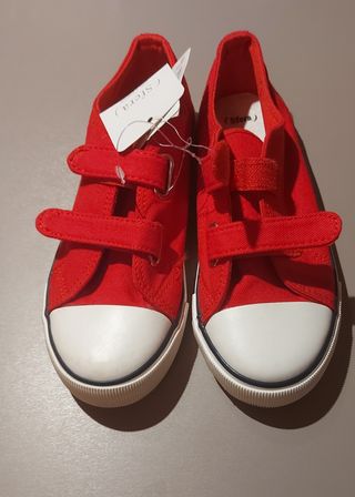 Zapatillas niño rojas Sfera