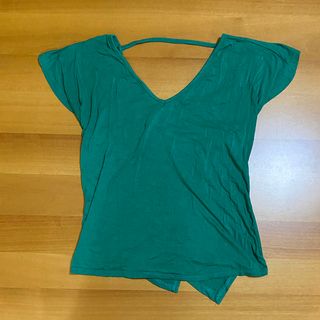 Top T-Shirt Verde Scollo a V Schiena Scoperta Y2K