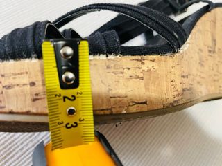 Sandalia loneta negra Marypaz. caja gratis