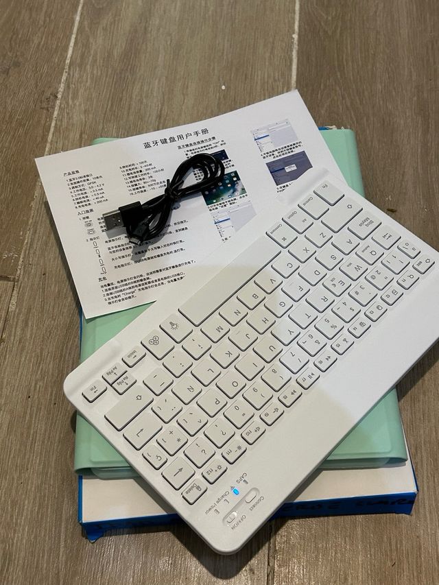 funda teclado iPad Air3 / iPad Pro 10.5 retro