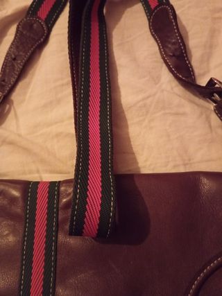 Bolso cuero.