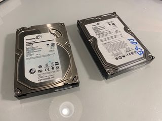 2x Discos Duros Seagate, 500GB y 2TB + Funda