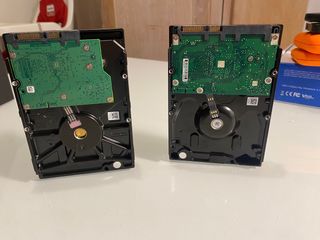 2x Discos Duros Seagate, 500GB y 2TB + Funda