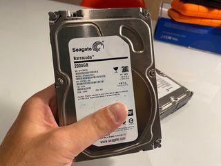 2x Discos Duros Seagate, 500GB y 2TB + Funda