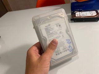 2x Discos Duros Seagate, 500GB y 2TB + Funda