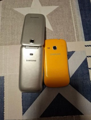 Lote de móviles antiguos