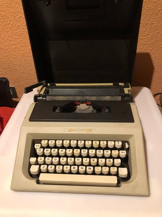 Maquinas de escribir antigua OLIVETTI LETTERA