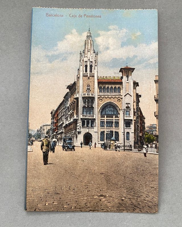 postales vintage con vistas de Barcelona.