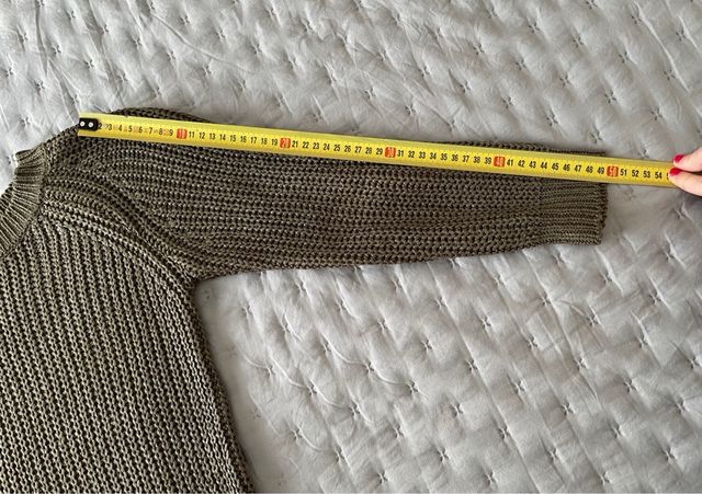 Jersey caqui, de Zara