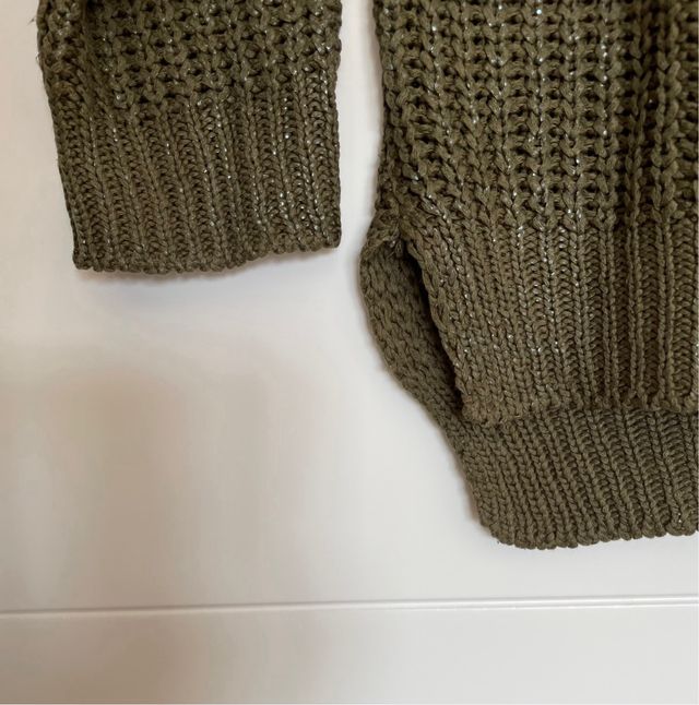 Jersey caqui, de Zara