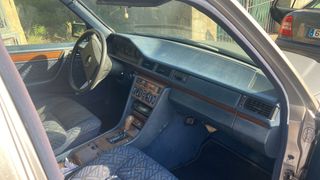 Mercedes-Benz Classe E (214) 1990