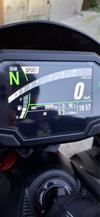 Moto kawsaki Z900 ful 125 cv