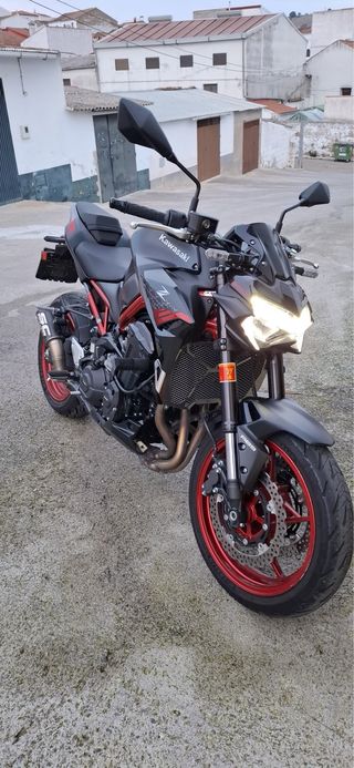 Moto kawsaki Z900 ful 125 cv