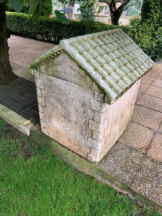 Caseta perro cemento