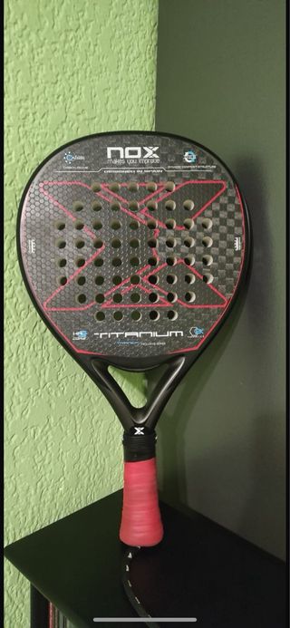 Pala de pádel NOX Titanium