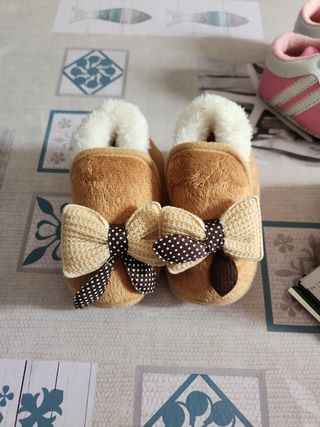 Scarpe neonata 