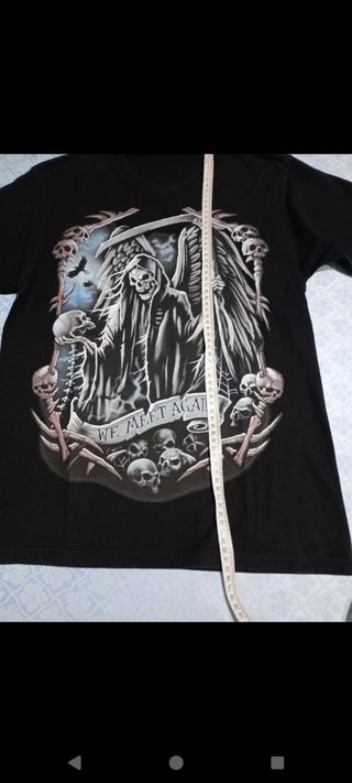 Camiseta gótica de calaveras