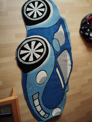 Alfombra con forma de coche