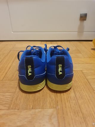 Botas fútbol sala niño