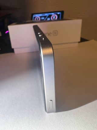 iPhone SE 2016