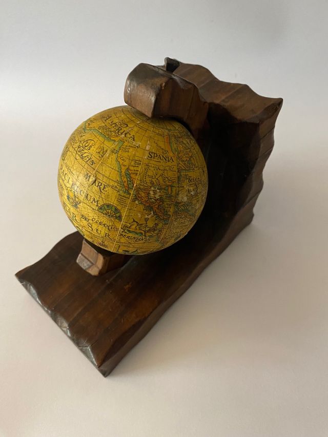 Bola del mundo antigua