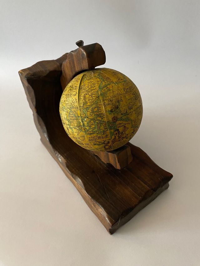 Bola del mundo antigua