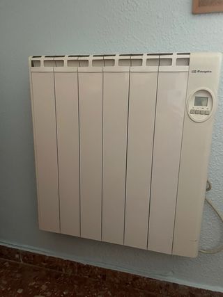 Radiadores calor azul bajo consumo.