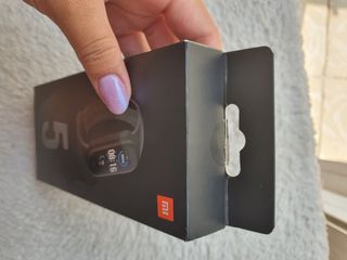 Cargador y caja Xiaomi Mi band 5