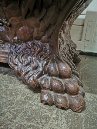 Baúl, arcón. Vintage. Tallado.