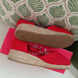 ZAPATILLAS ESPARTO T29.....7 EUROS