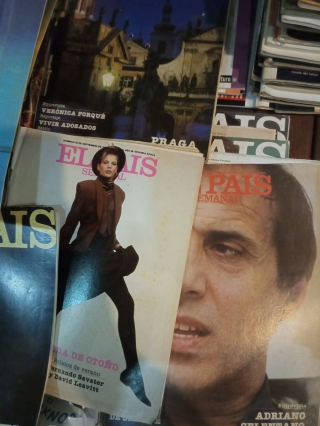 15 revistas El País semanal. 5 euros  todas