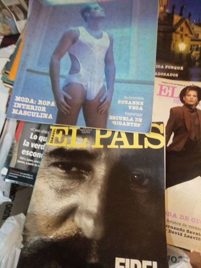 15 revistas El País semanal. 5 euros  todas