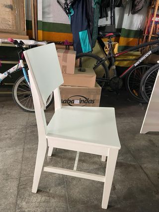 Sillas madera blanca