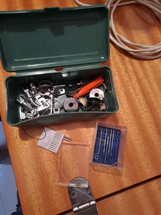 Maquina de coser Refrey