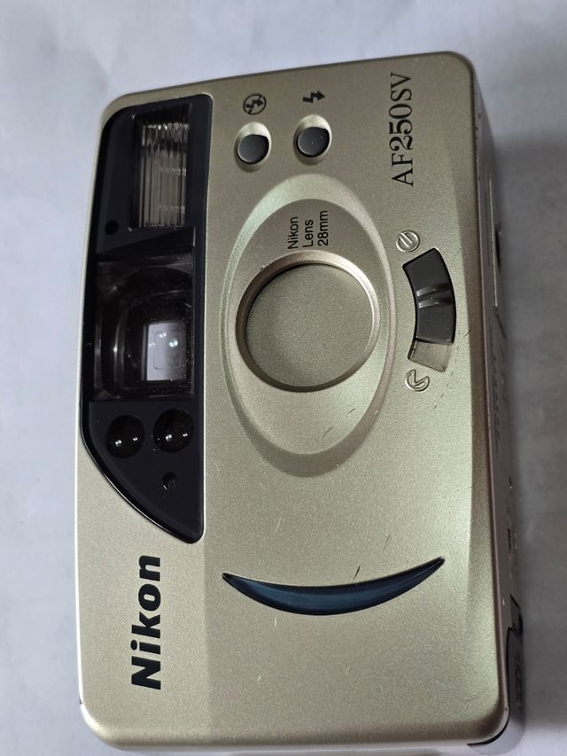 FOTOCAMERA NIKON AF250SV