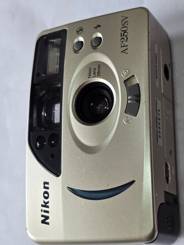 FOTOCAMERA NIKON AF250SV