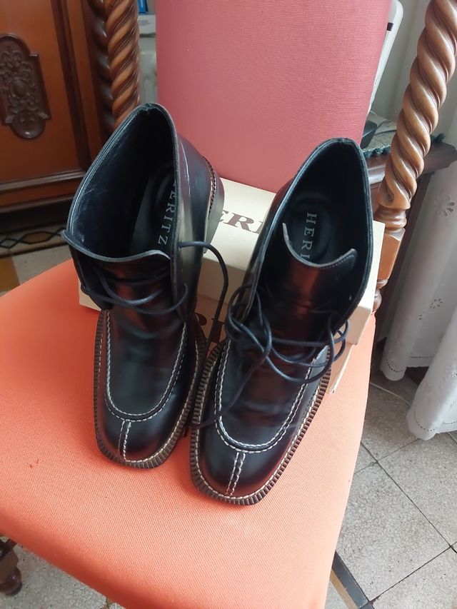 Scarponcini in pelle da donna