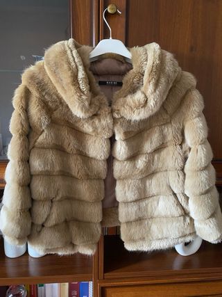 Pelliccia ecologica donna