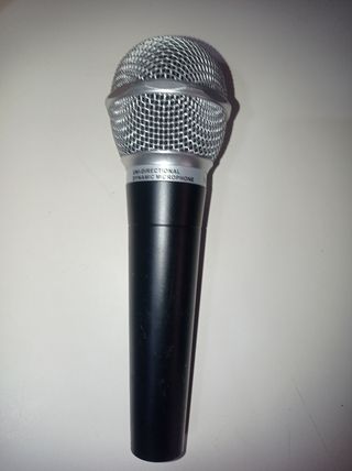 3 Micrófonos y  maleta incluida acolchada