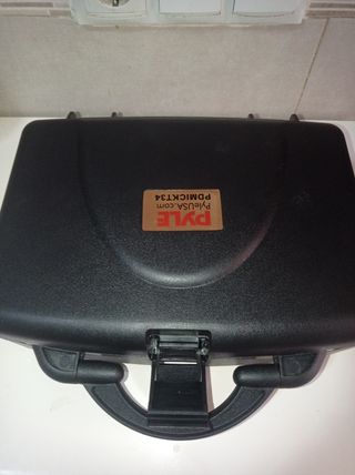 3 Micrófonos y  maleta incluida acolchada