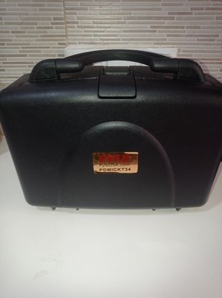 3 Micrófonos y  maleta incluida acolchada