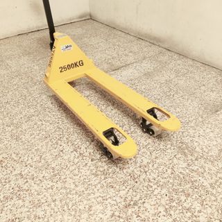 TRANSPALETA MANUAL AYERBE 2500 KG