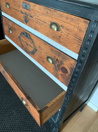 Cómoda antigua restaurada