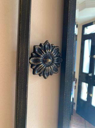 Entradita y recibidor en forja negra